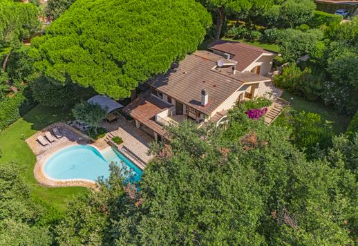 Luxury seaside villas in Tuscany Image 2