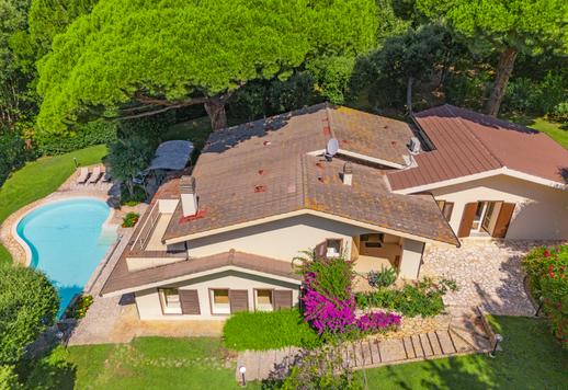 Luxury seaside villas in Tuscany Image 3