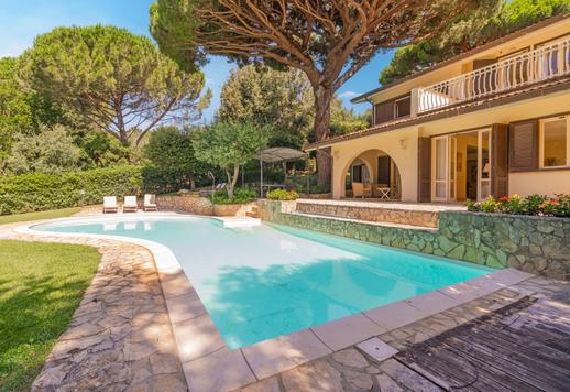 Luxury seaside villas in Tuscany Image 6