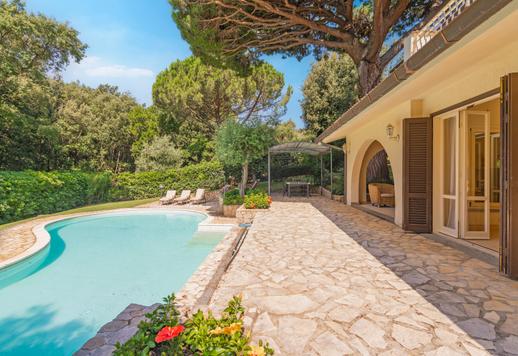 Luxury seaside villas in Tuscany Image 7