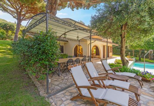 Luxury seaside villas in Tuscany Image 9