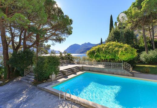 Fabulous villa with private garden, swimming pool and dock for sale Image 9