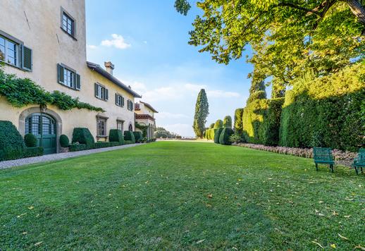 Pian dei Giullari tepesindeki satılık büyük tarihi ilgi Villa Image 7