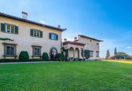 Pian dei Giullari tepesindeki satılık büyük tarihi ilgi Villa Image 8