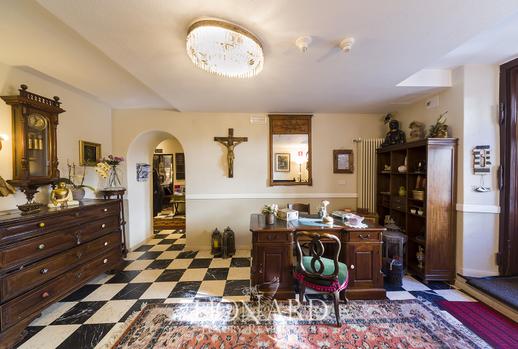 عقار تاريخي رائع للبيع في كورتينا دامبيزو Image 9