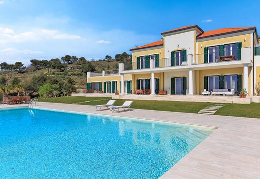 別墅有游泳池出售在Imperia Image 7