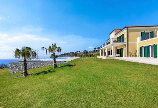 別墅有游泳池出售在Imperia Image 8