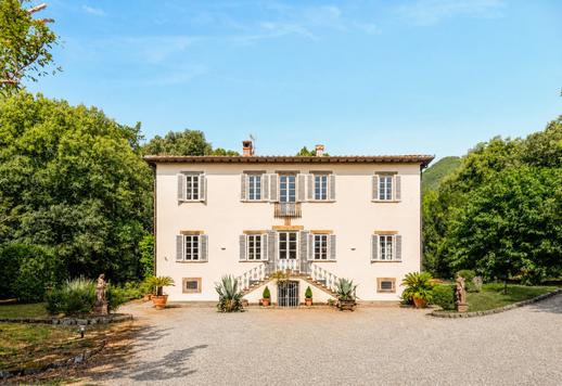 Vila de luxo para venda em Lucca Image 1