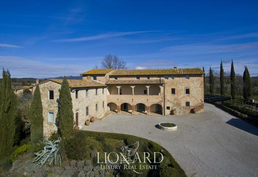 Antikt kloster til salgs i Toscana Image 9