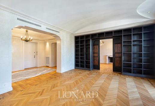 Incantevole residenza di assoluto pregio in vendita a Porta Monforte Image 2