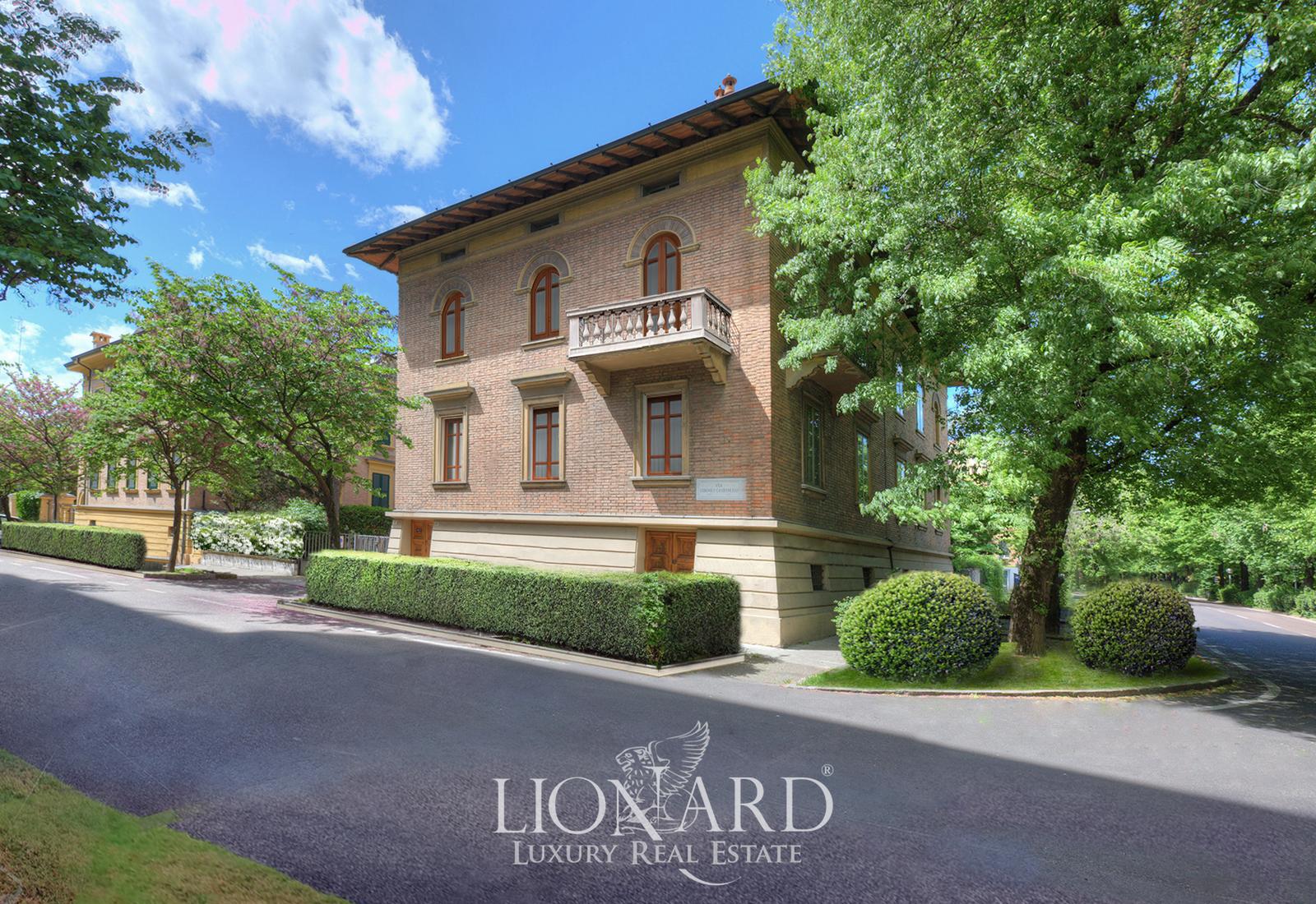 Elegant Villa For Sale In Modena Lionard
