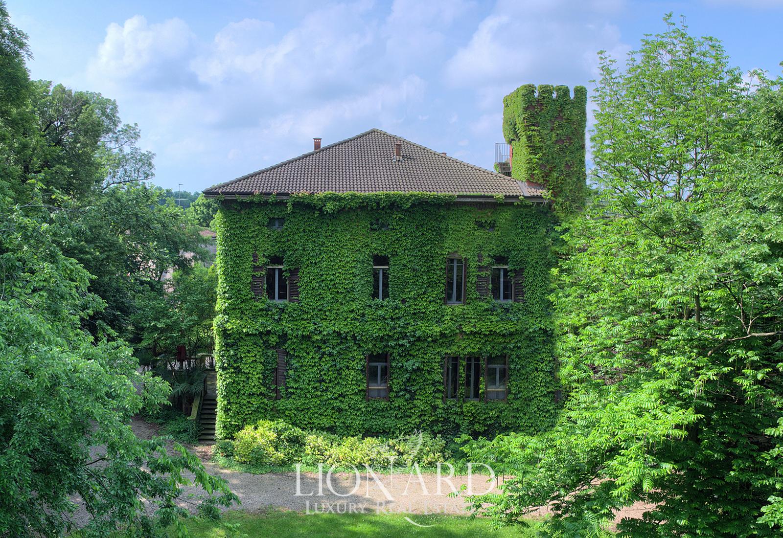 Historical Villa With Park For Sale In Cremona Lionard