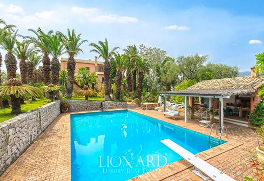 Parduodami prabangūs namai su baseinu ir alyvmedžių giraite Sanreme Image 1