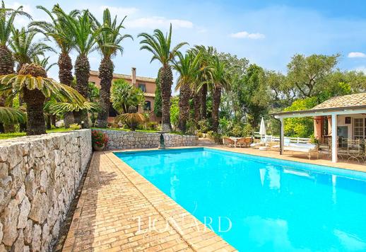 Parduodami prabangūs namai su baseinu ir alyvmedžių giraite Sanreme Image 3