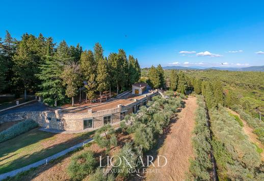Historical estate for sale in Tuscany Image 4