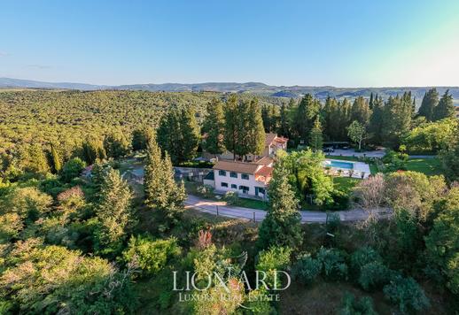 Historical estate for sale in Tuscany Image 1