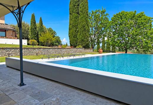 Proprietà di 600 mq che comprende villa e seconda villetta, su 20 ettari di terreno in posizione panoramica privilegiata Image 6