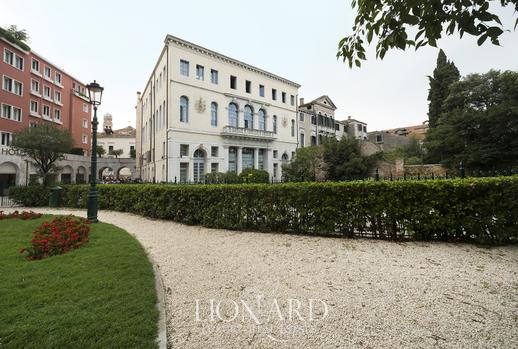 Palazzo storico in vendita vicino a Piazza San Marco Image 4