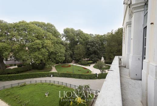 Palazzo storico in vendita vicino a Piazza San Marco Image 8