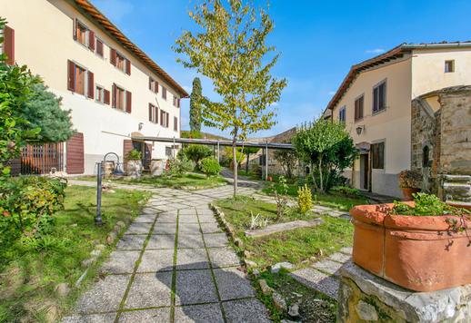 Underbar villa med 180 hektar gård till salu i Chianti Image 6