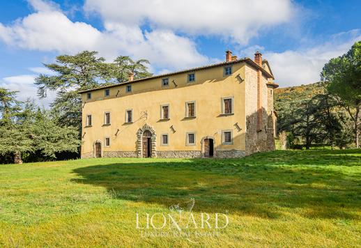 Starożytny zamek w panoramicznej pozycji na sprzedaż w pobliżu Cortony Image 8