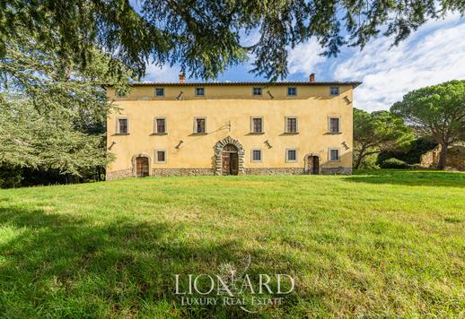 Starożytny zamek w panoramicznej pozycji na sprzedaż w pobliżu Cortony Image 9