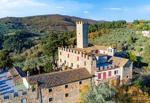 フィレンツェ近郊で販売中の城 Image 1