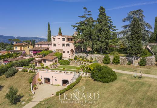 Wonderful villa for sale in an exclusive hilly area of Florence Image 2