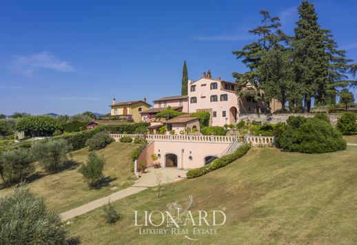 Wonderful villa for sale in an exclusive hilly area of Florence Image 4