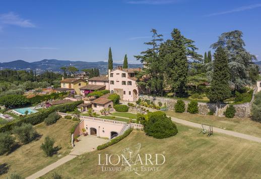 Wonderful villa for sale in an exclusive hilly area of Florence Image 7