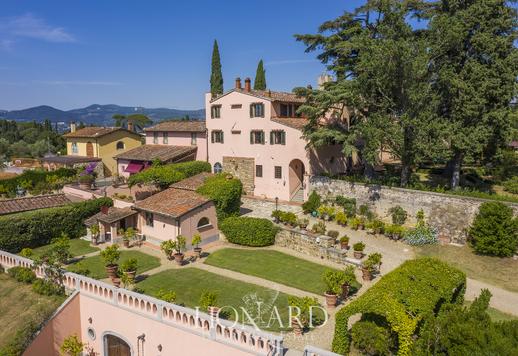 Wonderful villa for sale in an exclusive hilly area of Florence Image 8