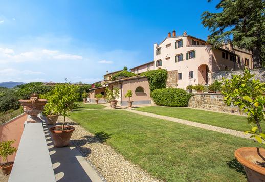 Wonderful villa for sale in an exclusive hilly area of Florence Image 8