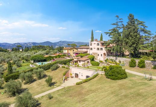 Wonderful villa for sale in an exclusive hilly area of Florence Image 5