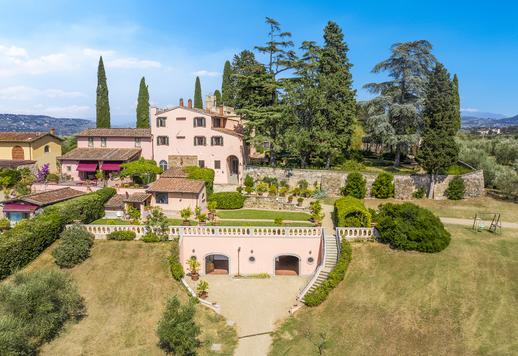 Wonderful villa for sale in an exclusive hilly area of Florence Image 3