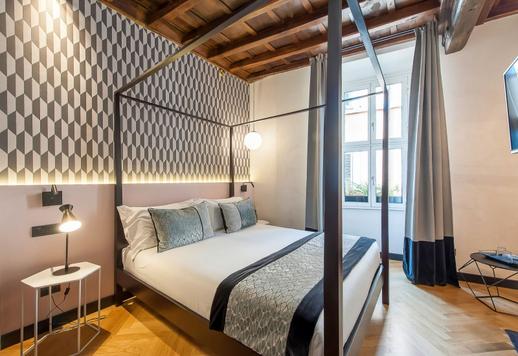 Csodálatos lakás eladó egy kőhajításnyira a spanyol lépcsőtől Rómában Image 1