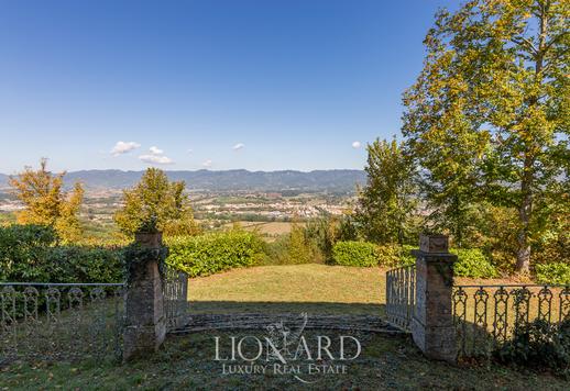 Stunning estate with pool for sale in Borgo San Lorenzo Image 4