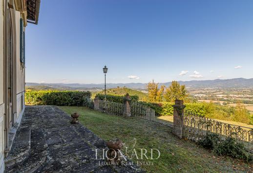 Stunning estate with pool for sale in Borgo San Lorenzo Image 5