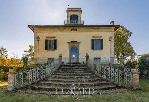 Stunning estate with pool for sale in Borgo San Lorenzo Image 3
