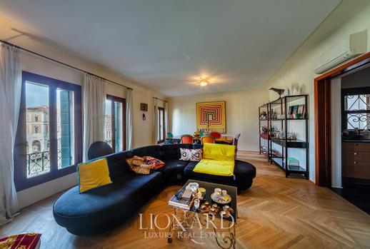 Propriedade de luxo com design moderno no coração histórico de Veneza Image 6