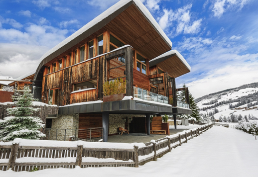 Modernes Designgebäude in der herrlichen Umgebung der Dolomiten Image 2
