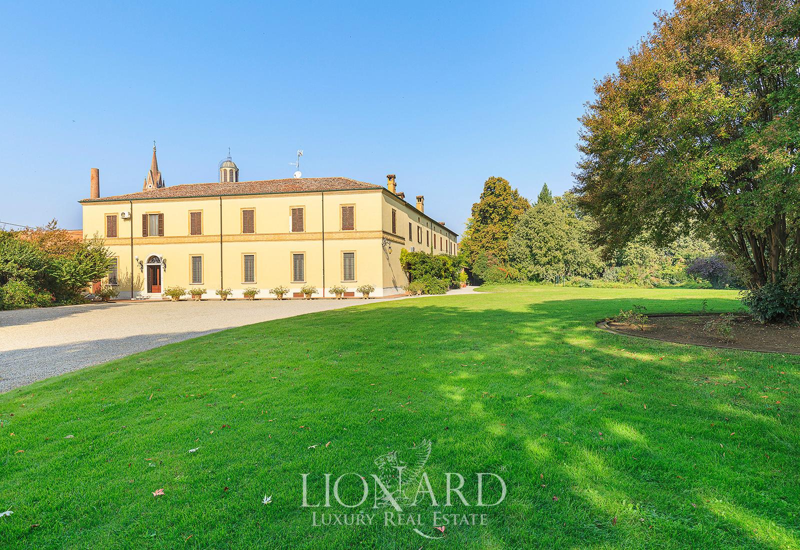Elegant Historical Villa Near Cremona Lionard