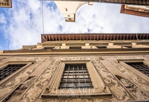 Palazzo di origine quattrocentesca in vendita nel pieno centro storico di Firenze Image 5