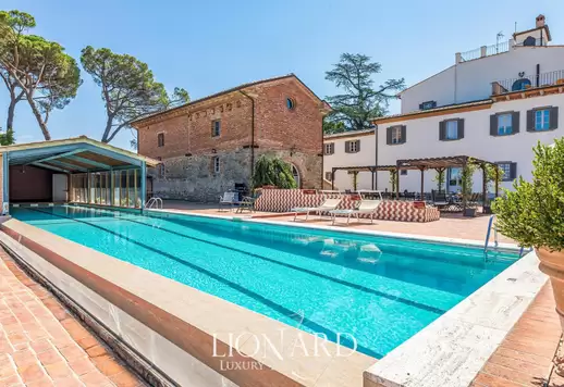 Villa di pregio con dépendance finemente ristrutturata immersa in quasi sei ettari di terreno Image 5
