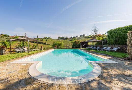 Landbruksselskap med resort til salgs i et av områdene som innkapsler essensen av Toscana Image 7