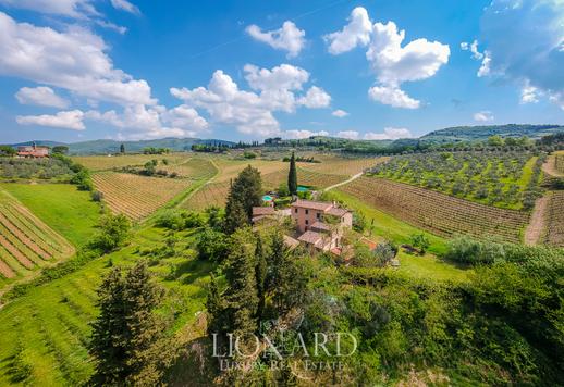 Agricultural company with resort for sale in one of the areas that encapsulates the essence of Tuscany Image 2