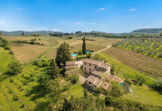 Azienda agricola con agriturismo in vendita in uno dei territori che racchiude l'essenza della Toscana Image 1