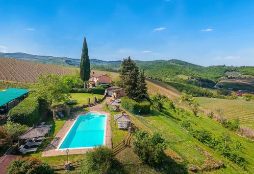 Azienda agricola con agriturismo in vendita in uno dei territori che racchiude l'essenza della Toscana Image 3
