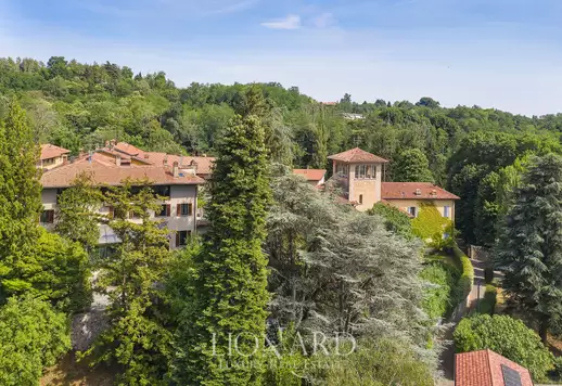Varese'nin tepelerinde panoramik bir konumda havuzlu prestijli emlak kompleksi Image 2