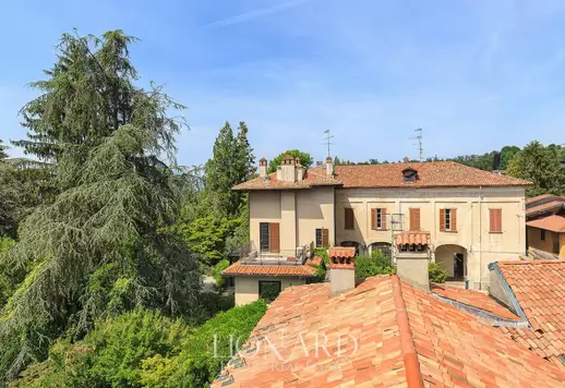 Varese'nin tepelerinde panoramik bir konumda havuzlu prestijli emlak kompleksi Image 8