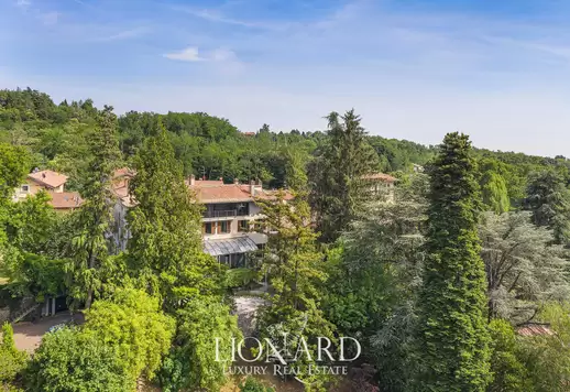 Varese'nin tepelerinde panoramik bir konumda havuzlu prestijli emlak kompleksi Image 4